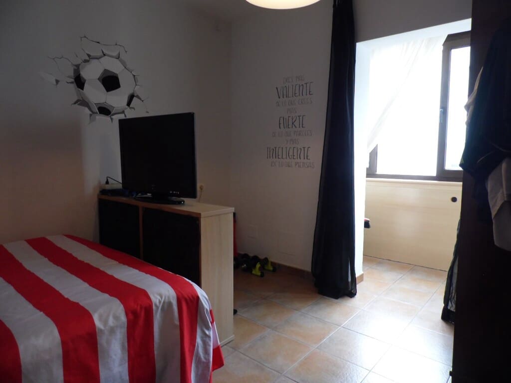 9 chambre Maison de Ville à vendre à Sayalonga - 231 000 € (Ref: 3122155)