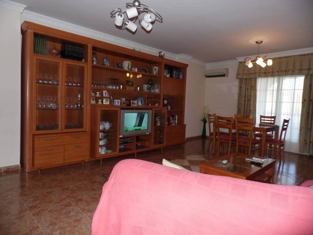 7 soveværelse Villa til salg i Vinuela med swimmingpool garage - € 650.000 (Ref: 3122217)