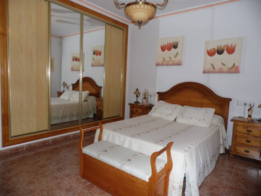 7 soveværelse Villa til salg i Vinuela med swimmingpool garage - € 650.000 (Ref: 3122217)