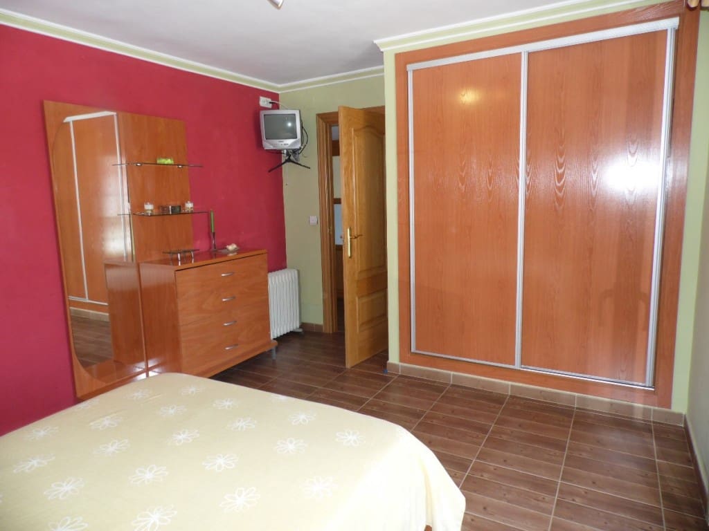 7 soveværelse Villa til salg i Vinuela med swimmingpool garage - € 650.000 (Ref: 3122217)