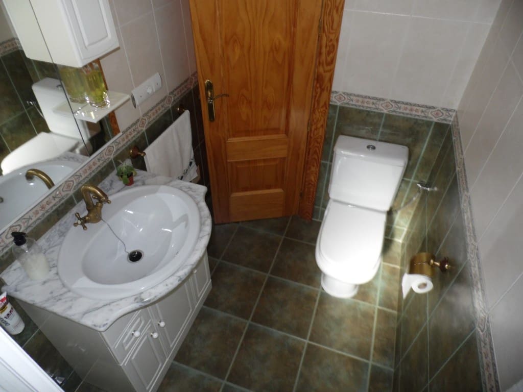 7 soveværelse Villa til salg i Vinuela med swimmingpool garage - € 650.000 (Ref: 3122217)