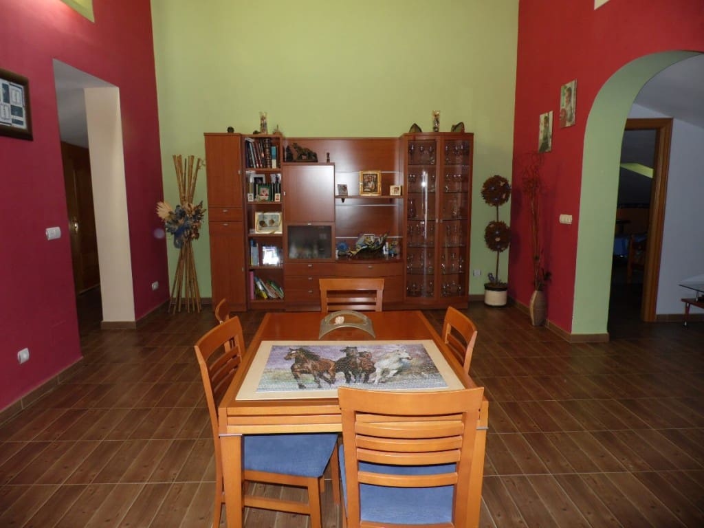 7 soveværelse Villa til salg i Vinuela med swimmingpool garage - € 650.000 (Ref: 3122217)