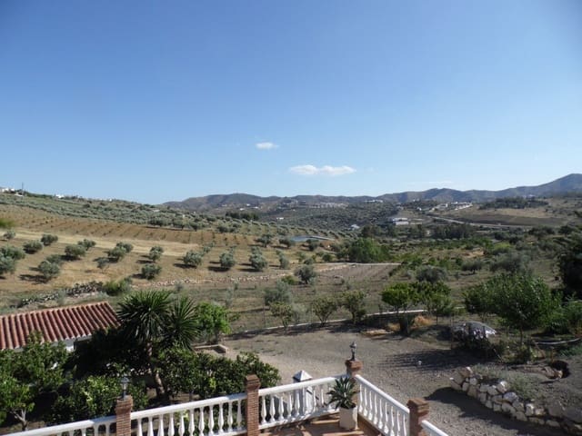 7 sovrum Villa till salu i Viñuela med pool garage - 650 000 € (Ref: 3122217)