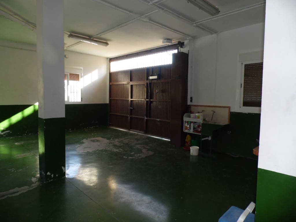 7 soveværelse Villa til salg i Vinuela med swimmingpool garage - € 650.000 (Ref: 3122217)