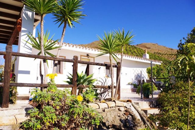 3 chambre Finca/Maison de Campagne à vendre à Triana, Vélez-Málaga avec piscine garage - 320 000 € (Ref: 3122226)