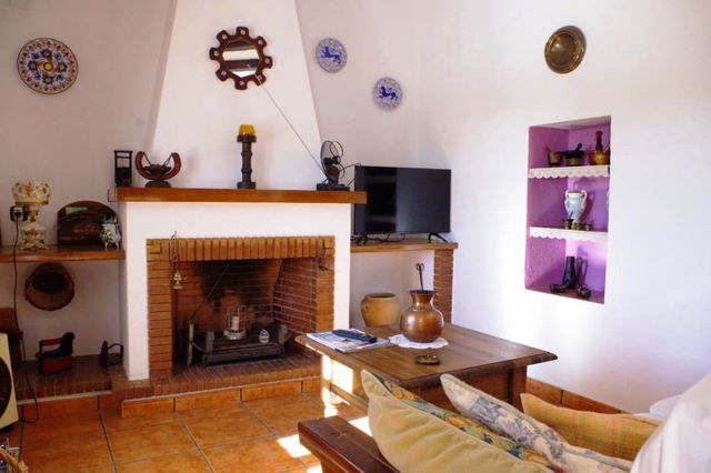 3 chambre Finca/Maison de Campagne à vendre à Triana, Vélez-Málaga avec piscine garage - 320 000 € (Ref: 3122226)