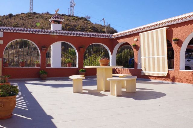 5 sypialnia Willa na sprzedaż w Lagos, Vélez-Málaga z basenem garażem - 630 000 € (Ref: 3122336)