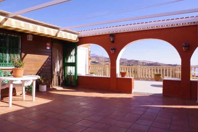 5 sypialnia Willa na sprzedaż w Lagos, Vélez-Málaga z basenem garażem - 630 000 € (Ref: 3122336)
