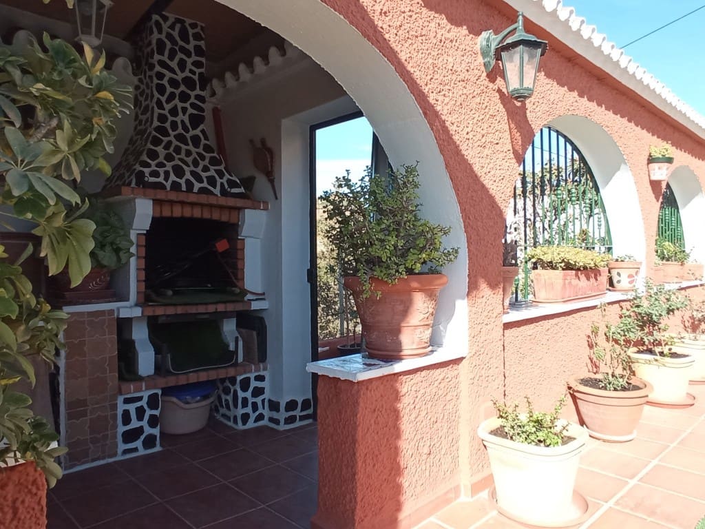 5 sypialnia Willa na sprzedaż w Lagos z basenem garażem - 630 000 € (Ref: 3122336)