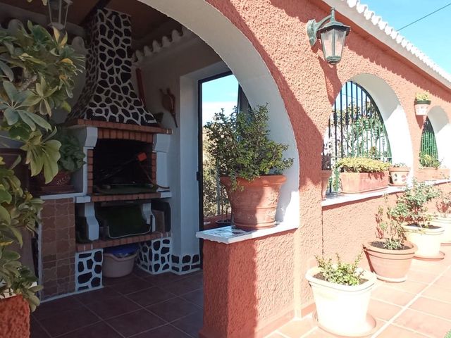 5 sypialnia Willa na sprzedaż w Lagos, Vélez-Málaga z basenem garażem - 630 000 € (Ref: 3122336)