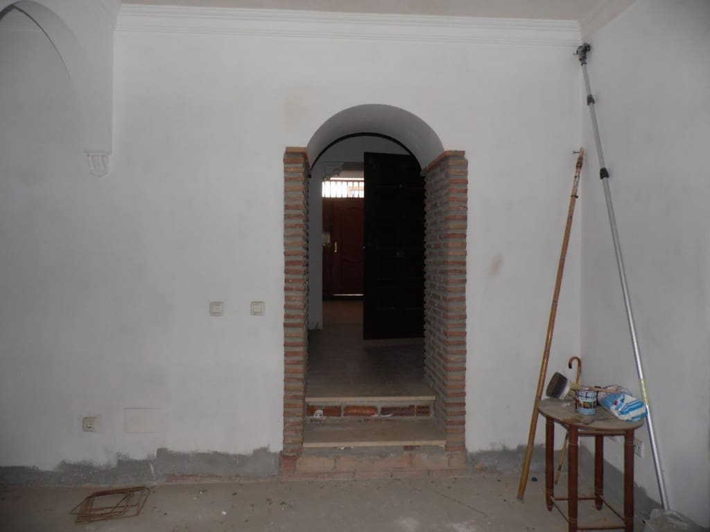 5 soverom Hus til salgs i Velez-Malaga med garasje - € 320 000 (Ref: 3430944)