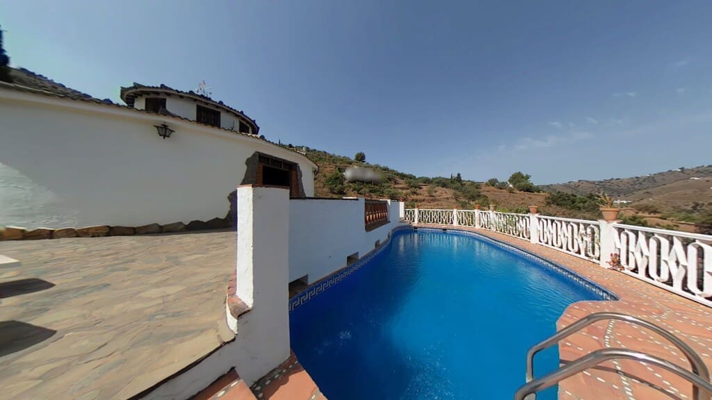 4 soverom Finca/Herregård til salgs i Torrox med svømmebasseng garasje - € 378 000 (Ref: 3600799)