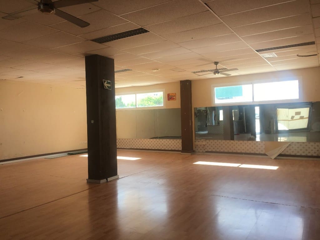 3 slaapkamer Commercieel te koop in Caleta de Velez - € 577.500 (Ref: 3600912)