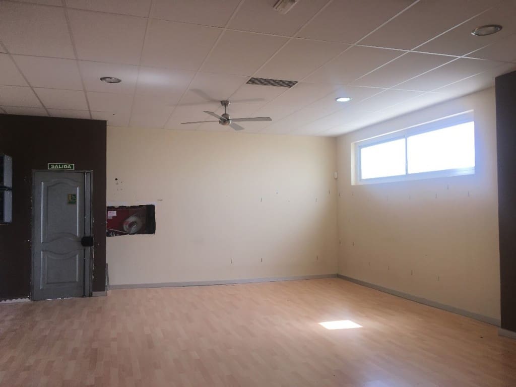 3 slaapkamer Commercieel te koop in Caleta de Velez - € 577.500 (Ref: 3600912)