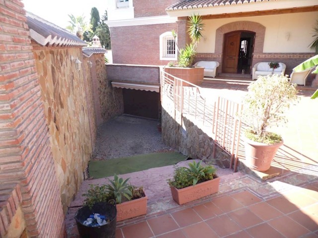 4 makuuhuone Huvila myytävänä paikassa Nerja mukana uima-altaan - 3 000 000 € (Ref: 3600951)