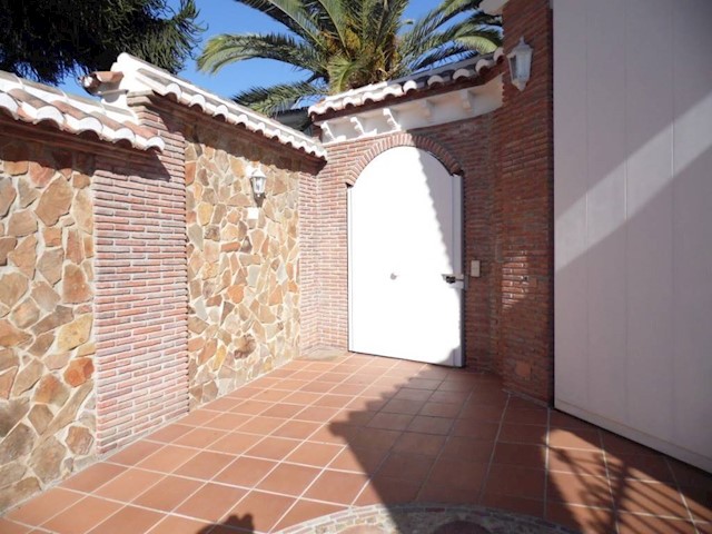 4 makuuhuone Huvila myytävänä paikassa Nerja mukana uima-altaan - 3 000 000 € (Ref: 3600951)