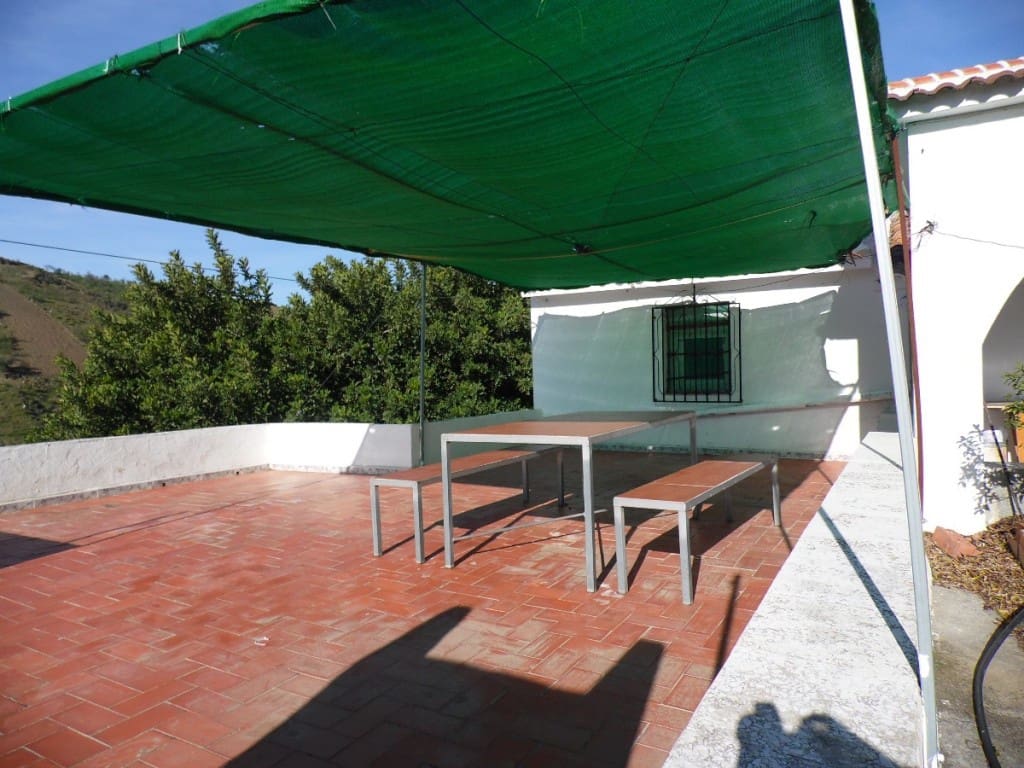 3 soveværelse Finca/Landehus til salg i Vinuela med garage - € 599.000 (Ref: 3771571)