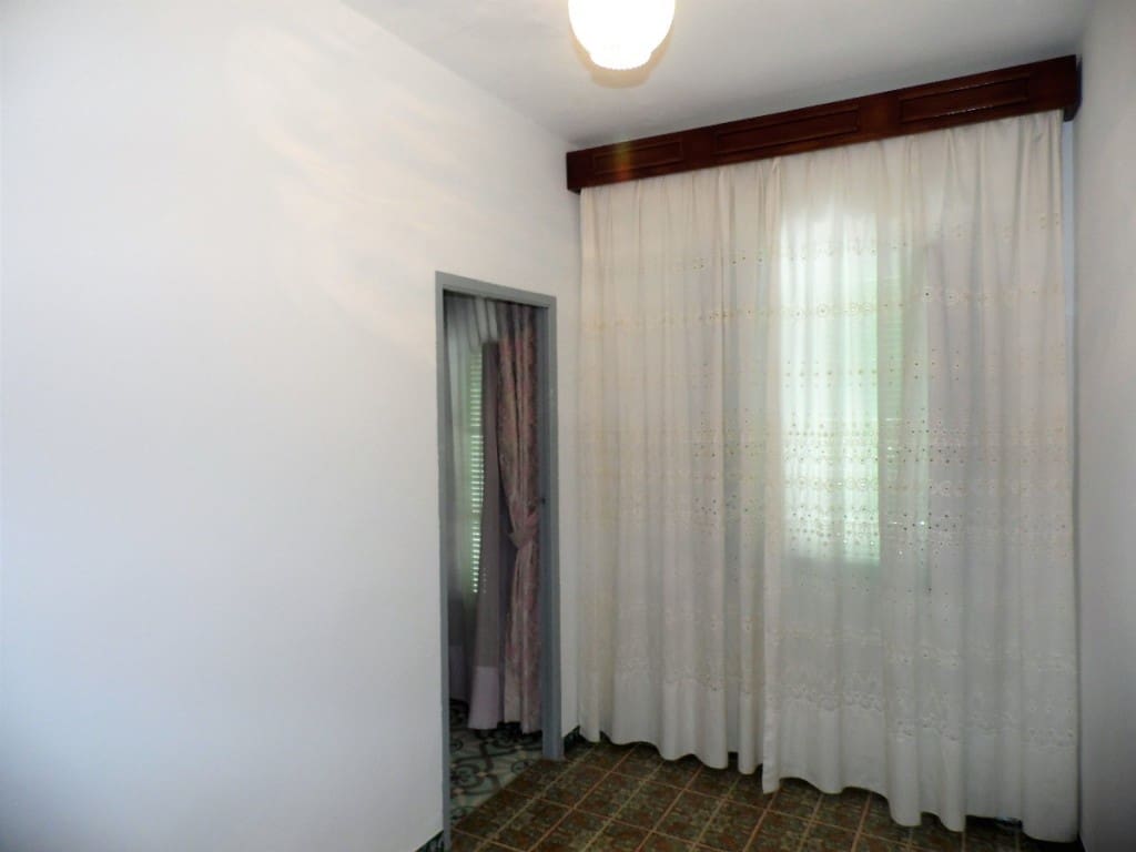 4 soveværelse Byhus til salg i Competa - € 189.000 (Ref: 3971672)