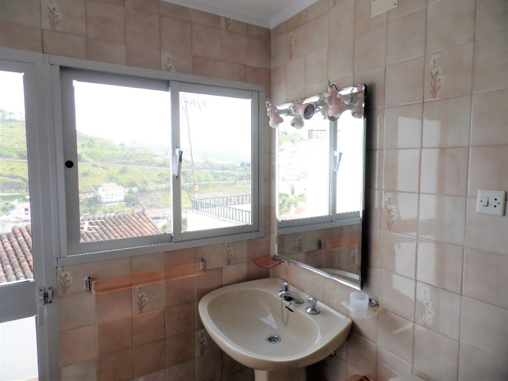 4 soveværelse Byhus til salg i Competa - € 189.000 (Ref: 3971672)