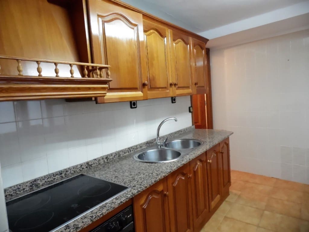 4 soveværelse Byhus til salg i Competa - € 189.000 (Ref: 3971672)