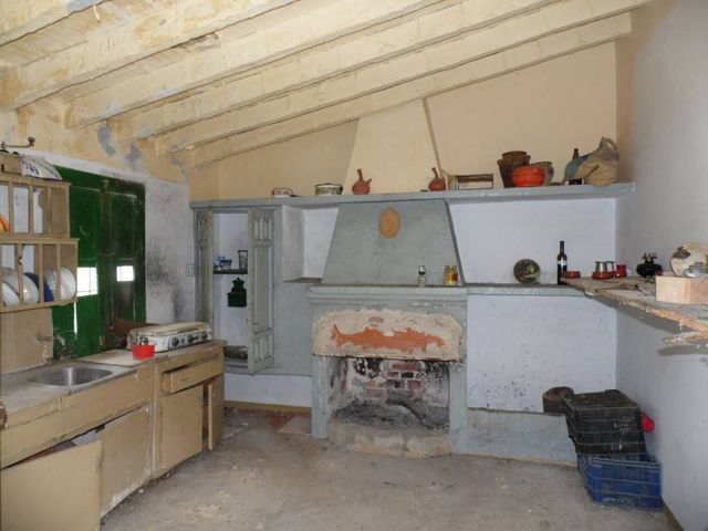2 slaapkamer Finca/Landhuis te koop in Arenas - € 99.000 (Ref: 4032705)
