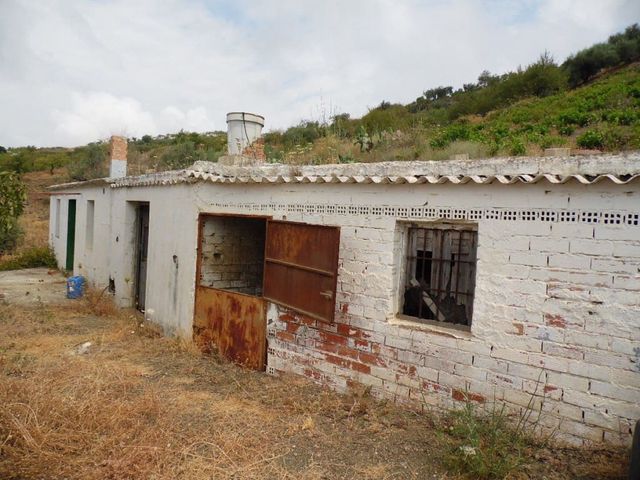 2 slaapkamer Finca/Landhuis te koop in Arenas - € 99.000 (Ref: 4032705)