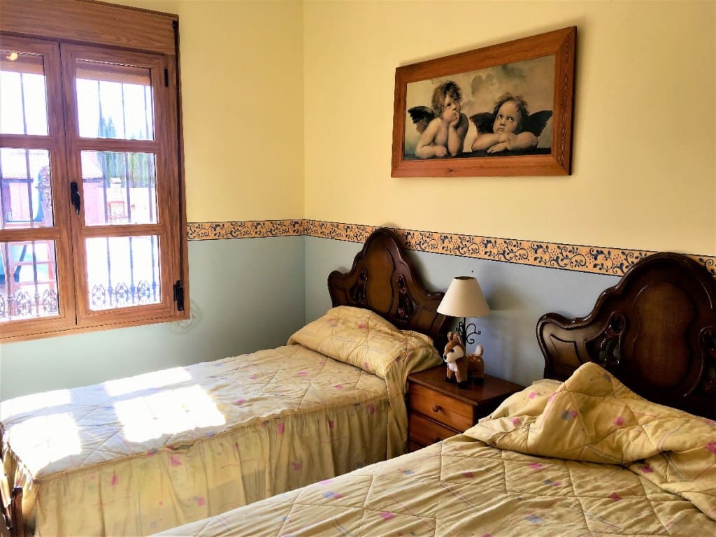 4 soveværelse Finca/Landehus til salg i Sedella med swimmingpool - € 470.000 (Ref: 4166756)