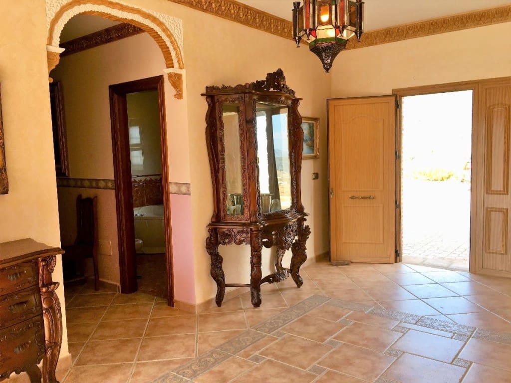 4 soveværelse Finca/Landehus til salg i Sedella med swimmingpool - € 470.000 (Ref: 4166756)