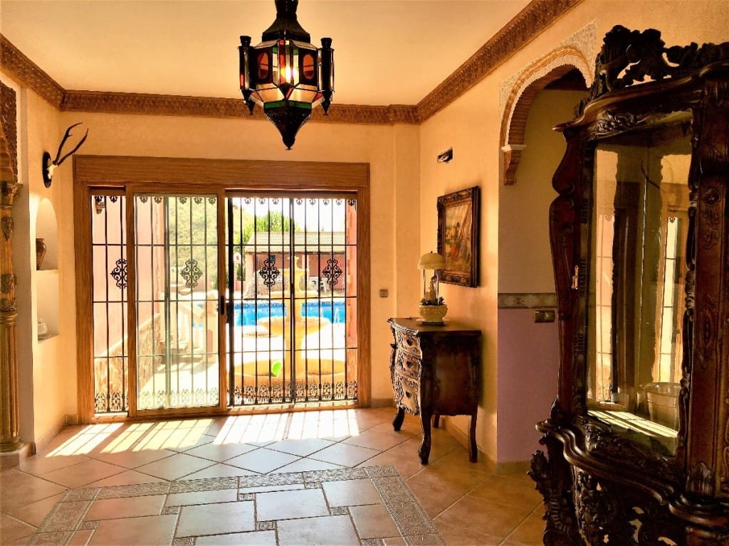 4 soveværelse Finca/Landehus til salg i Sedella med swimmingpool - € 470.000 (Ref: 4166756)