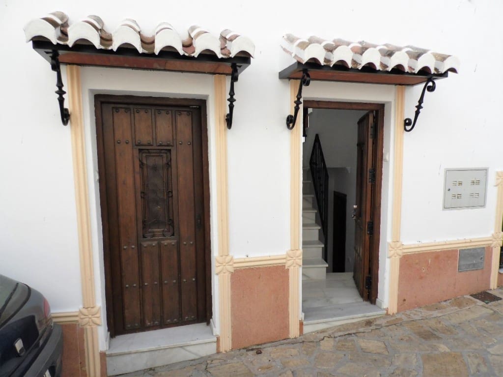 9 soveværelse Byhus til salg i Algarrobo - € 472.500 (Ref: 4194934)