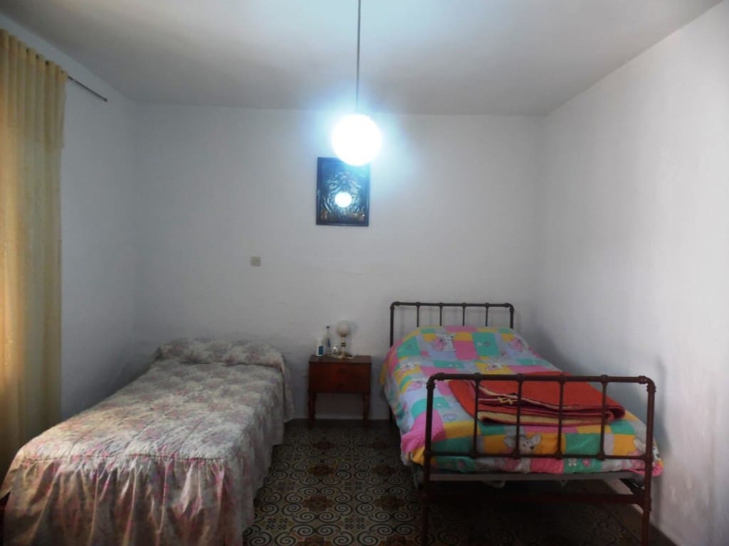 4 bedroom Townhouse for sale in Benamargosa - € 89,000 (Ref: 5174421)