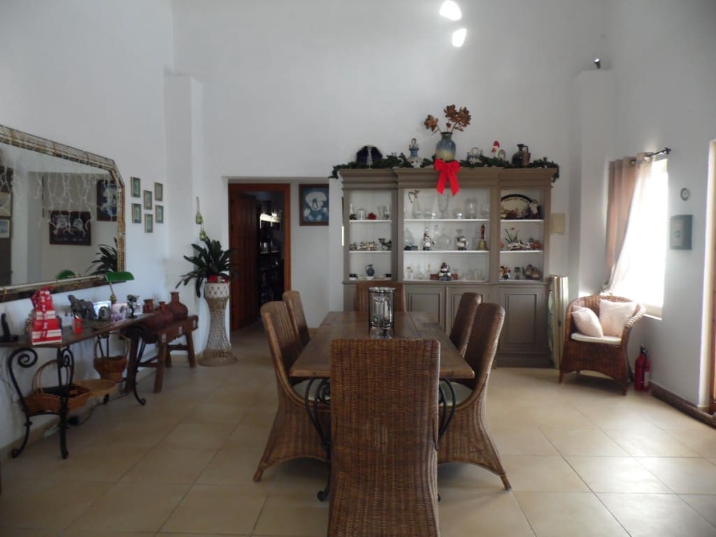 4 soveværelse Finca/Landehus til salg i Canillas de Aceituno - € 395.000 (Ref: 5924325)