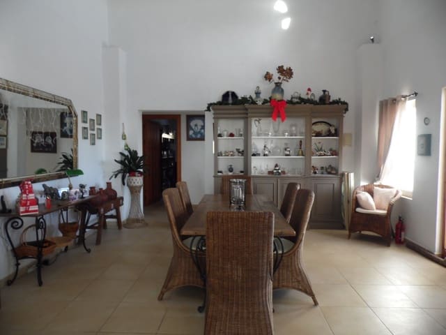 4 sovrum Finca/Hus på landet till salu i Canillas de Aceituno - 395 000 € (Ref: 5924325)