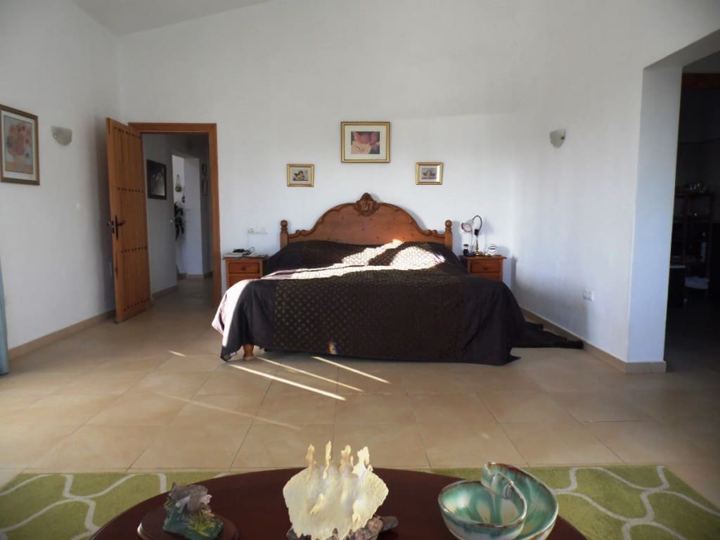 4 soveværelse Finca/Landehus til salg i Canillas de Aceituno - € 395.000 (Ref: 5924325)