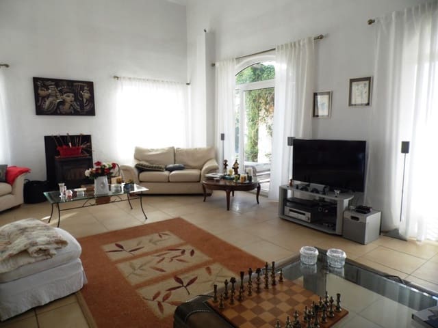 4 sovrum Finca/Hus på landet till salu i Canillas de Aceituno - 395 000 € (Ref: 5924325)