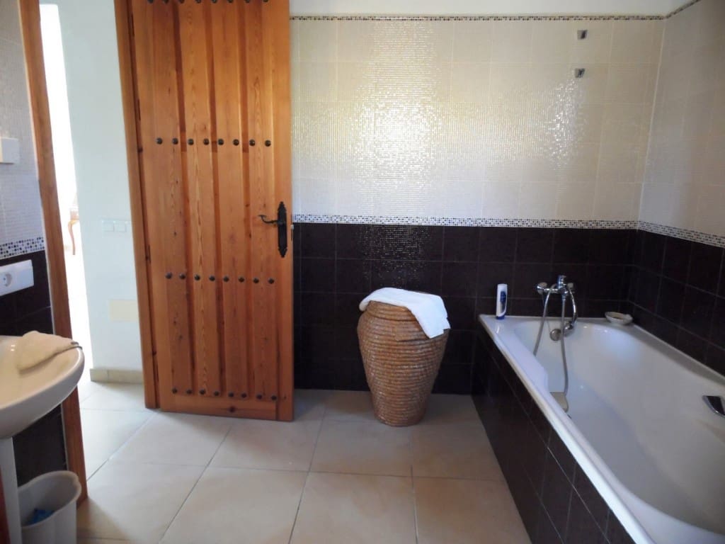 4 soveværelse Finca/Landehus til salg i Canillas de Aceituno - € 395.000 (Ref: 5924325)