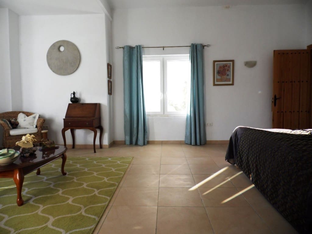 4 soveværelse Finca/Landehus til salg i Canillas de Aceituno - € 395.000 (Ref: 5924325)