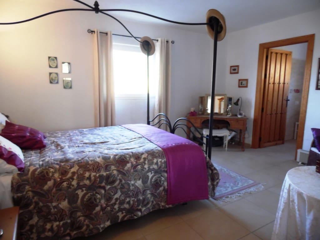 4 soveværelse Finca/Landehus til salg i Canillas de Aceituno - € 395.000 (Ref: 5924325)