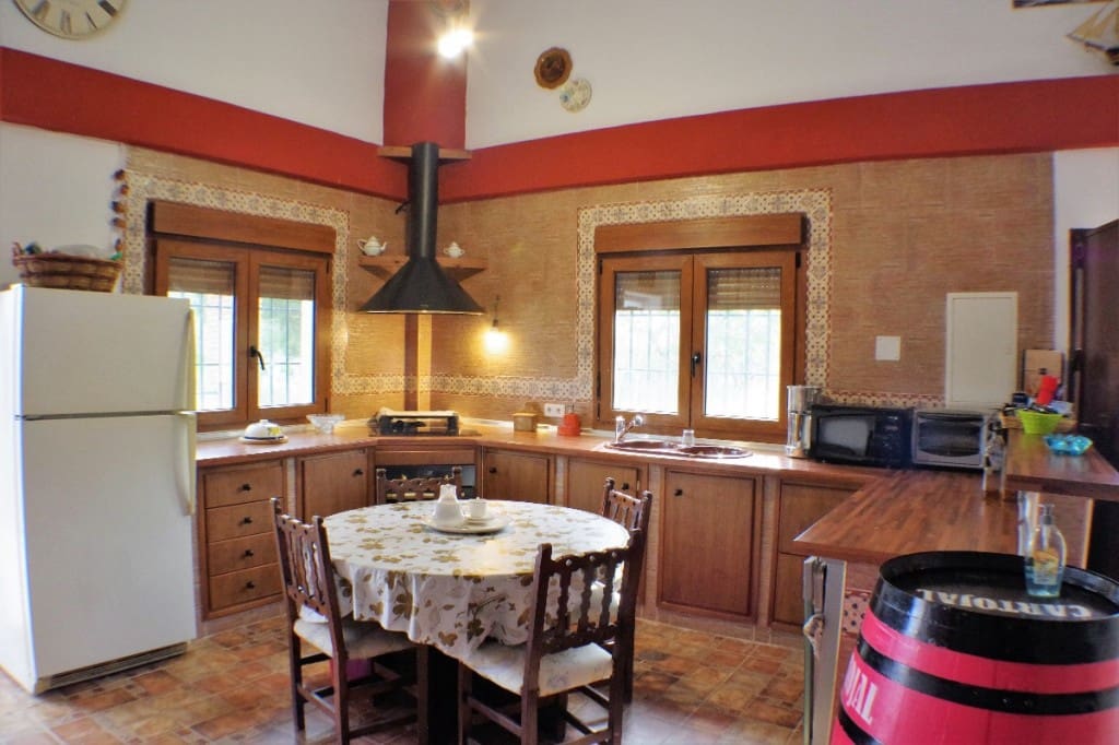 4 soveværelse Finca/Landehus til salg i Alcaucin - € 250.000 (Ref: 6050379)