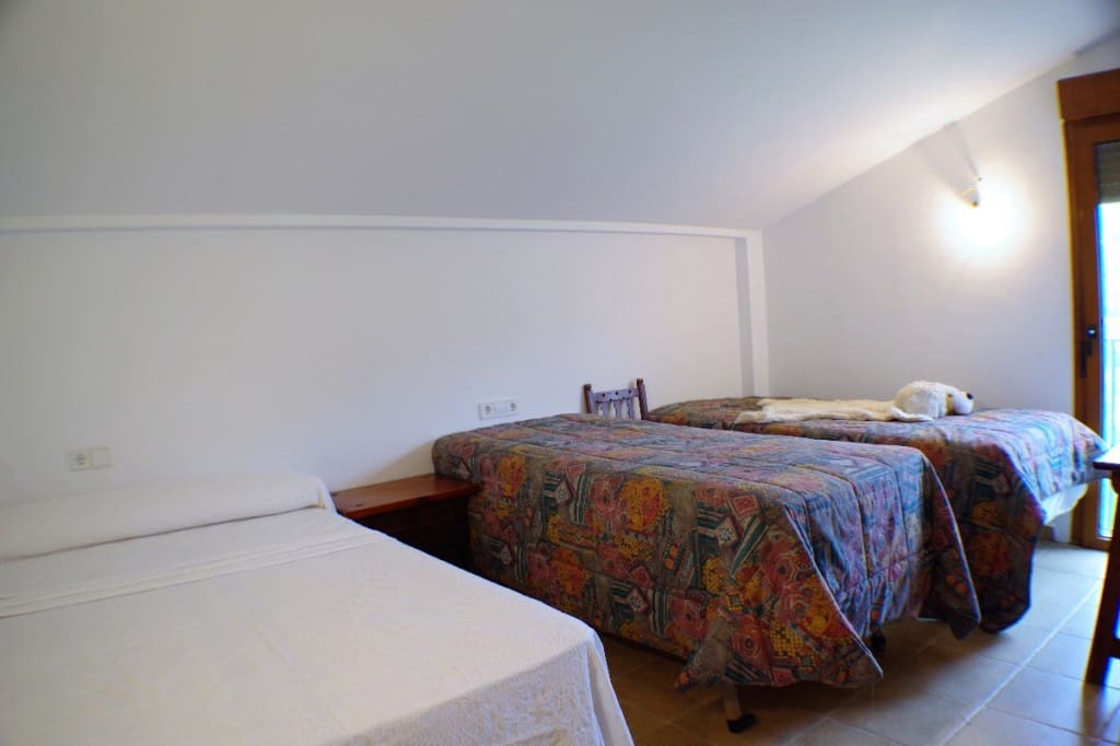 4 soveværelse Finca/Landehus til salg i Alcaucin - € 250.000 (Ref: 6050379)