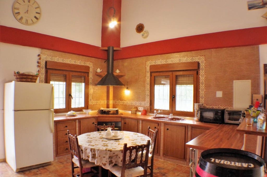 4 soveværelse Finca/Landehus til salg i Alcaucin - € 250.000 (Ref: 6050379)