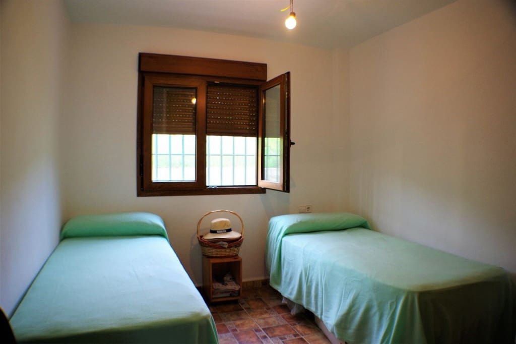 4 soveværelse Finca/Landehus til salg i Alcaucin - € 250.000 (Ref: 6050379)