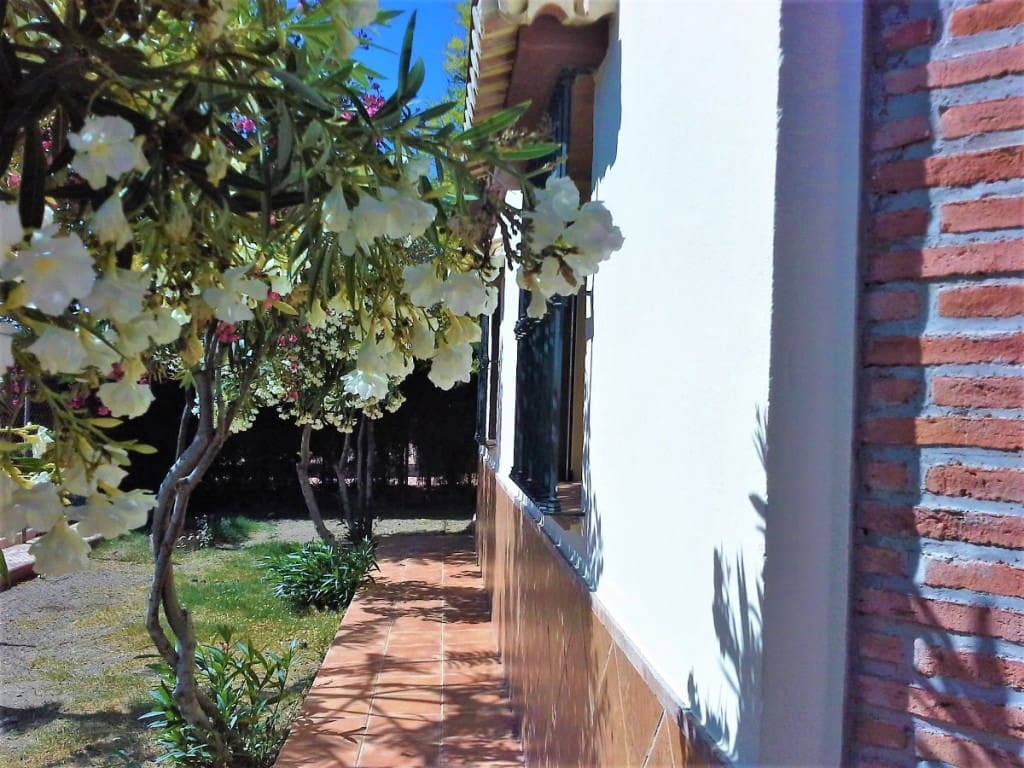3 soveværelse Villa til salg i Algarrobo Costa - € 795.000 (Ref: 6065571)