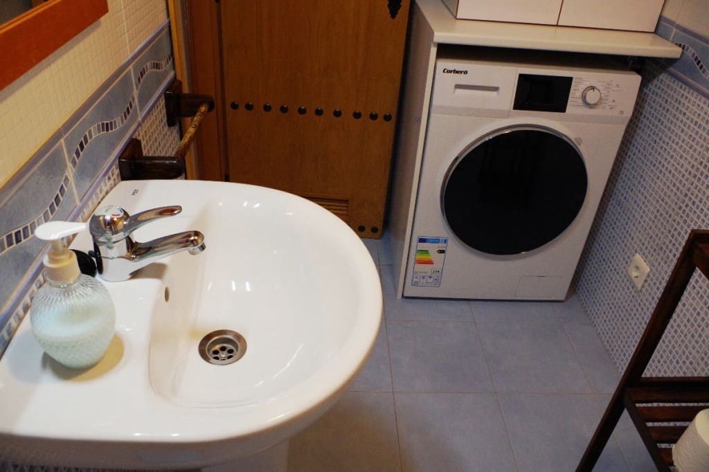 2 soveværelse Finca/Landehus til salg i Vinuela med swimmingpool - € 273.000 (Ref: 6483331)