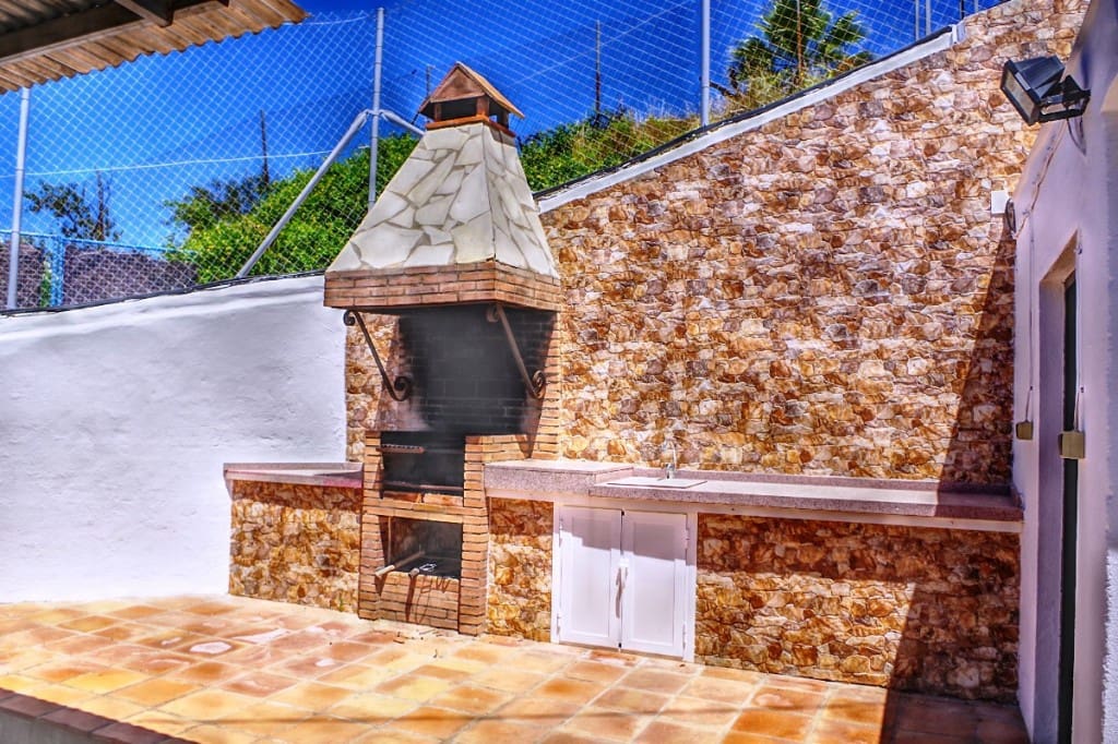 2 soveværelse Finca/Landehus til salg i Vinuela med swimmingpool - € 273.000 (Ref: 6483331)