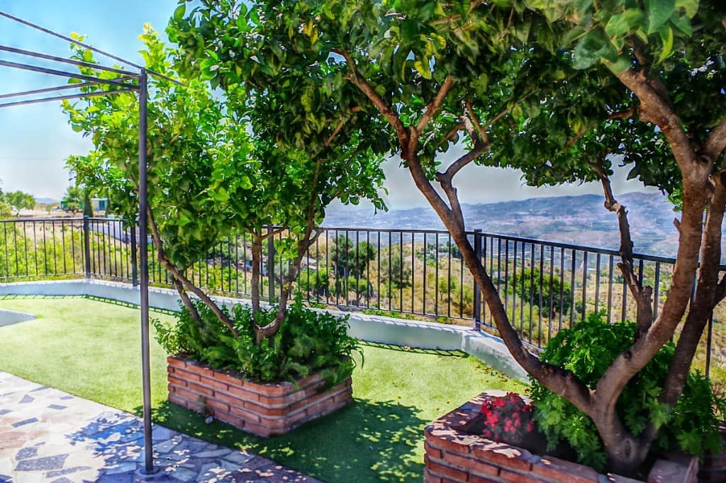 2 soveværelse Finca/Landehus til salg i Vinuela med swimmingpool - € 273.000 (Ref: 6483331)