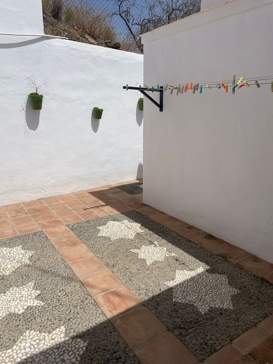 2 soveværelse Finca/Landehus til salg i Vinuela med swimmingpool - € 273.000 (Ref: 6483331)