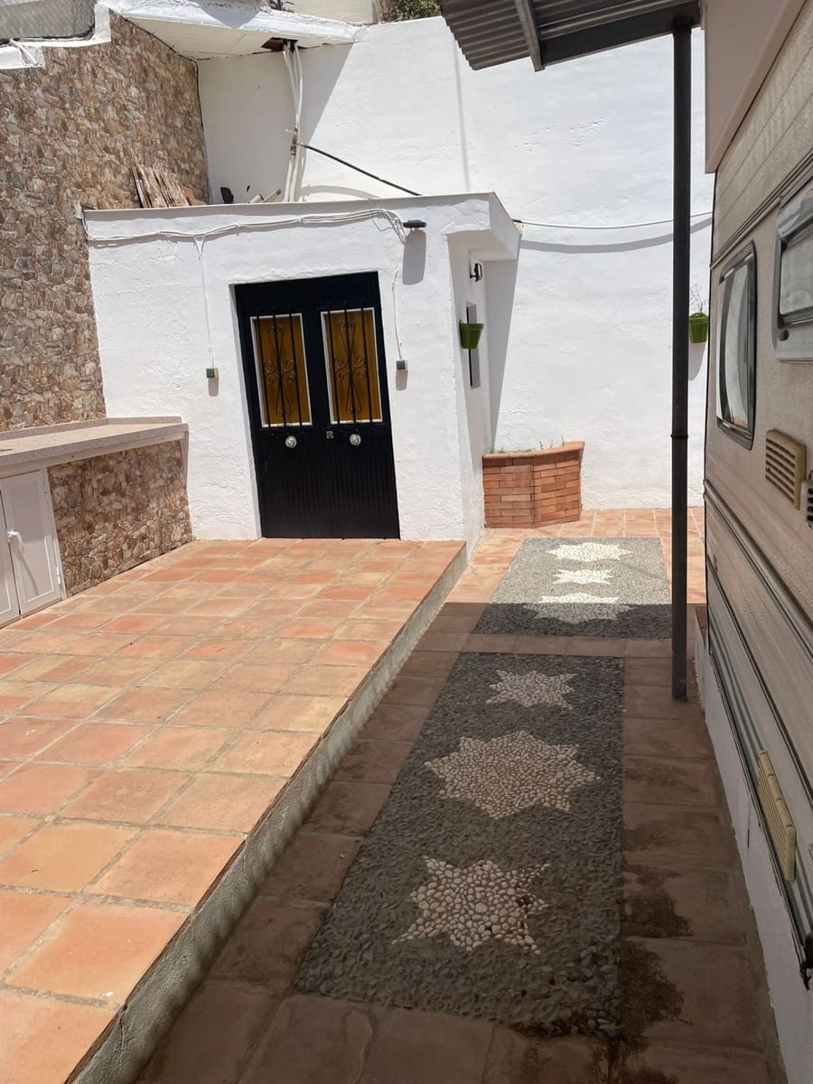 2 soveværelse Finca/Landehus til salg i Vinuela med swimmingpool - € 273.000 (Ref: 6483331)