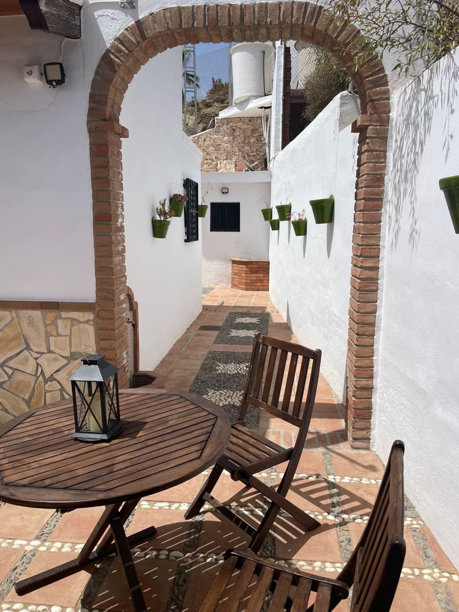 2 soveværelse Finca/Landehus til salg i Vinuela med swimmingpool - € 273.000 (Ref: 6483331)