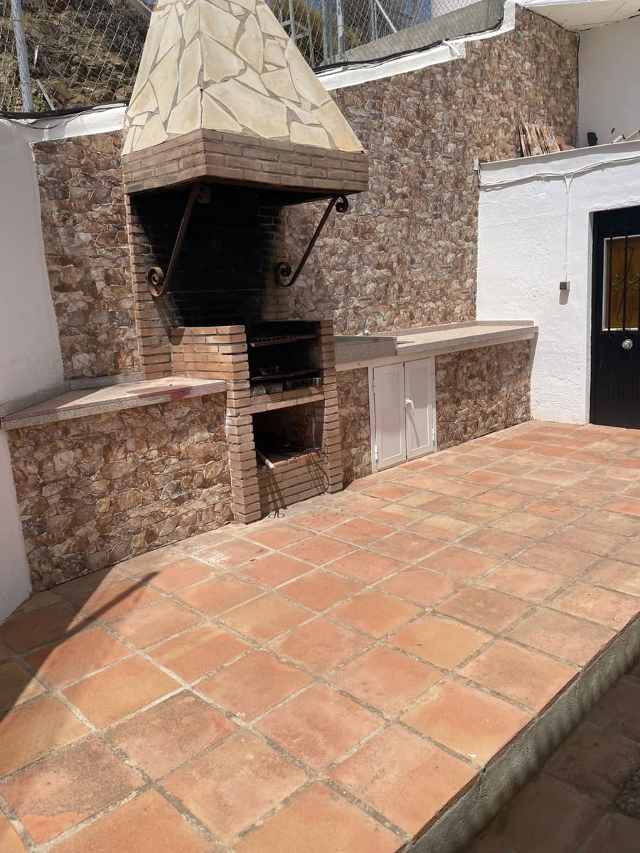 2 soveværelse Finca/Landehus til salg i Vinuela med swimmingpool - € 273.000 (Ref: 6483331)